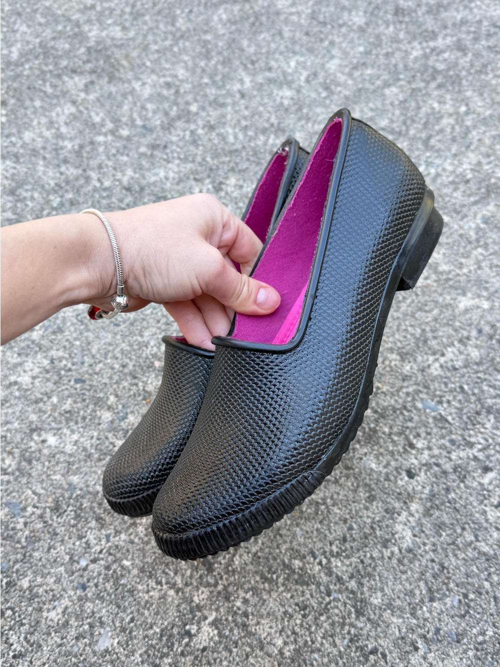 Cougar Ruby Waterproof Rain Clogs Black Pink Lining Size 9 Unique - Picture 2 of 8